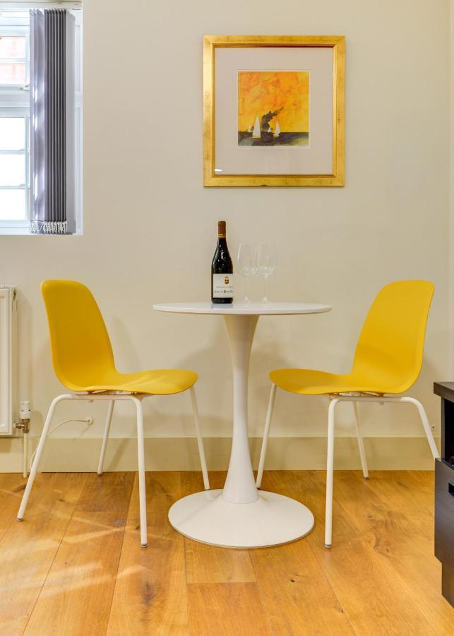 Redhill Town Centre Apartment By Livingo Exteriér fotografie