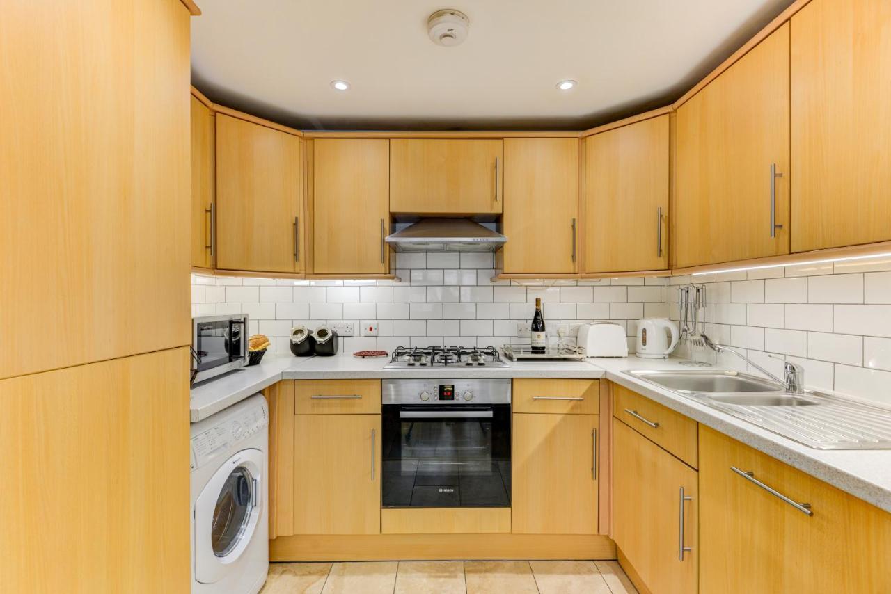 Redhill Town Centre Apartment By Livingo Exteriér fotografie